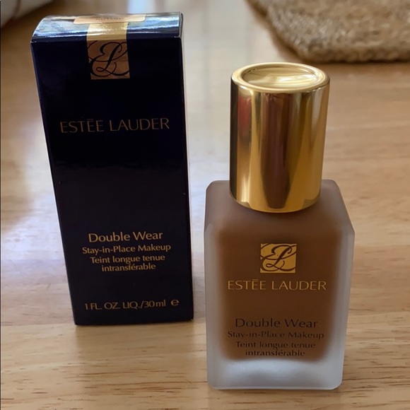 Estée Lauder foundation in 6W2: Nutmeg - Picture 3 of 5